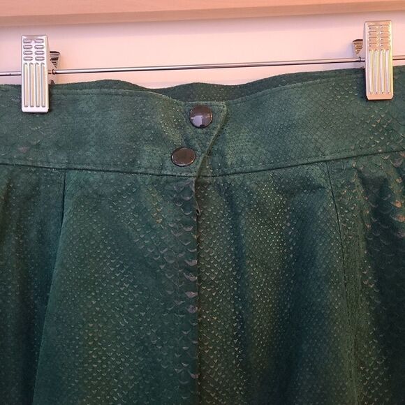 Danier Green Midi Skirt - Picture 4 of 9
